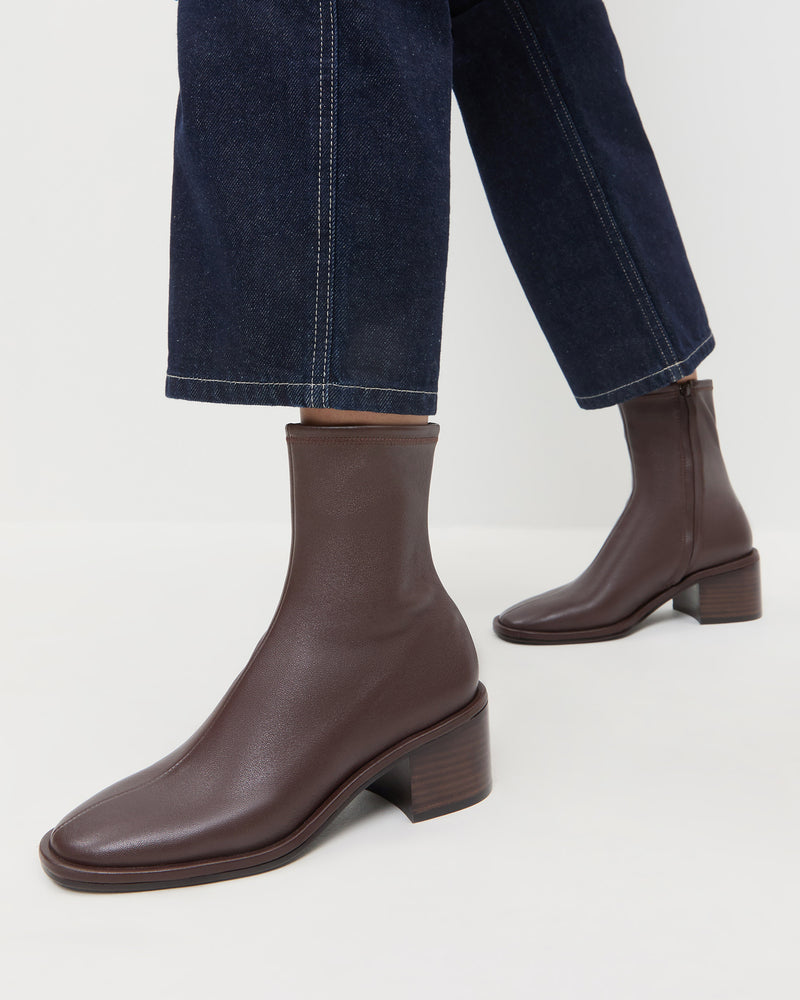 Color: Espresso