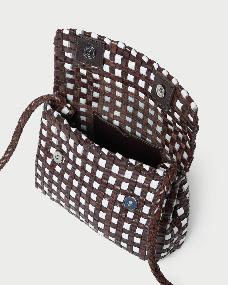 Color: Chocolate/White