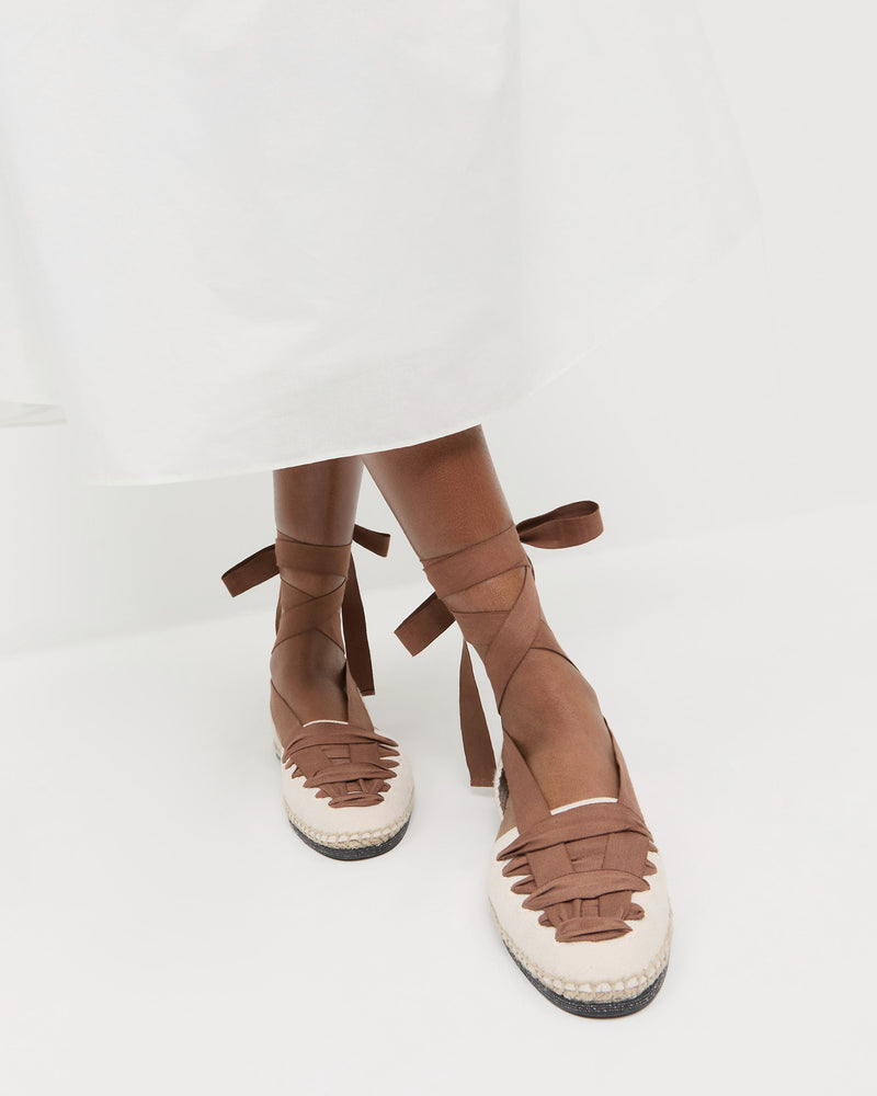 Color: Natural/Brown