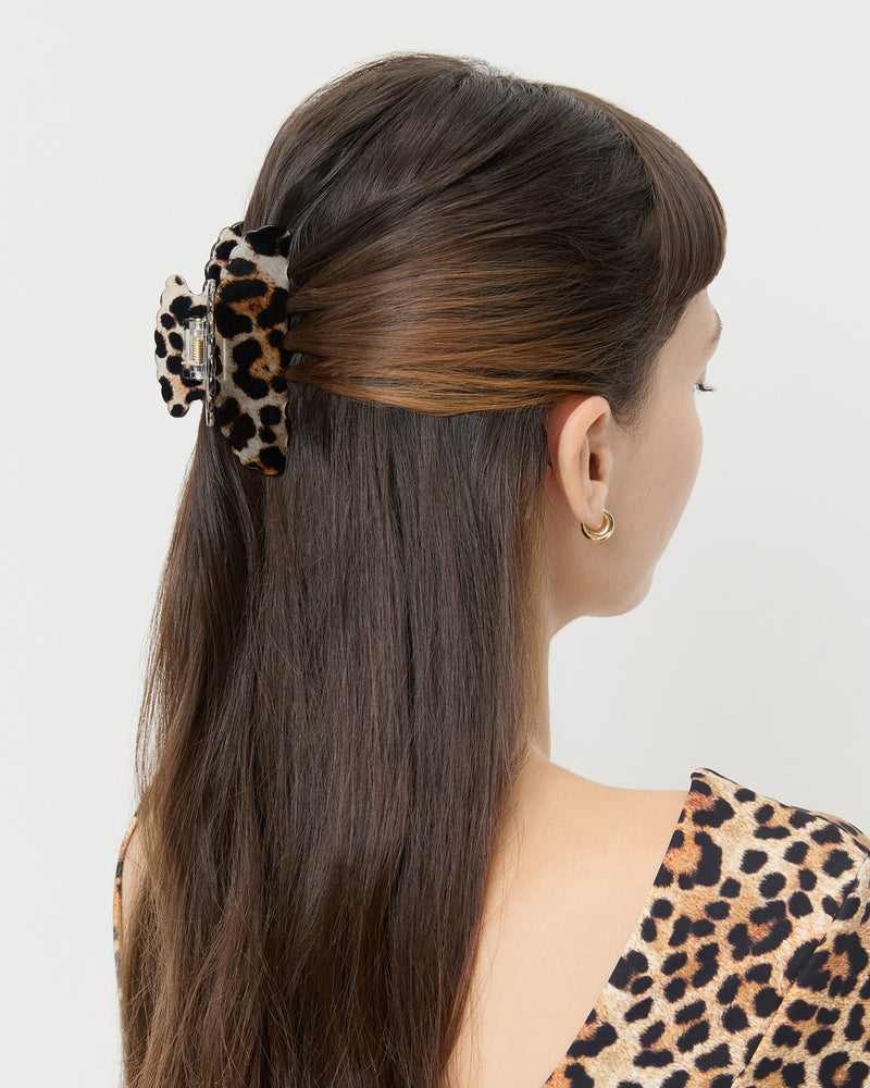 Yuri Leopard Hair Clip Set in leopard resin.