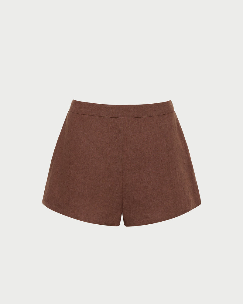 Carissa Short in brown linen.