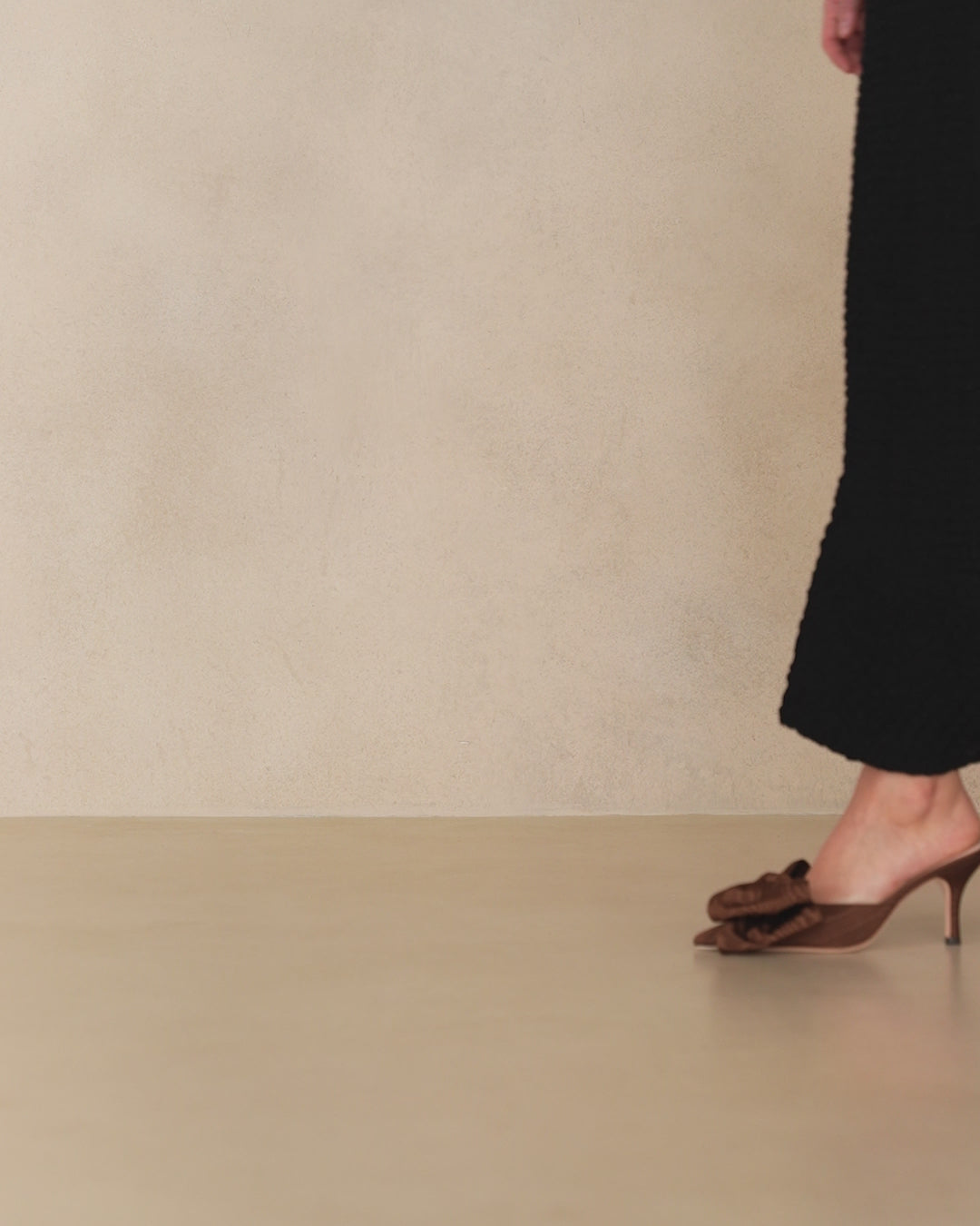 Margot Chocolate Moiré Bow Mule l Pumps l Footwear