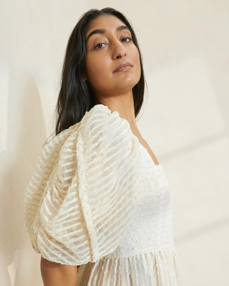 Color: Cream Stripe