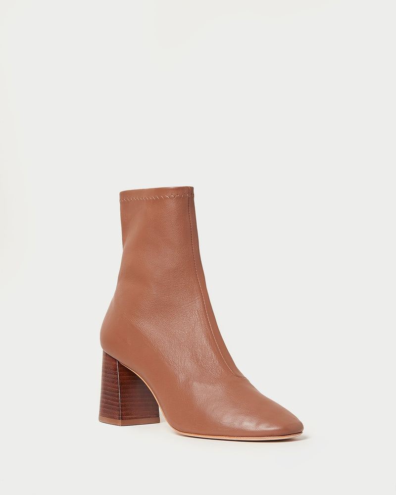 Color: Acorn