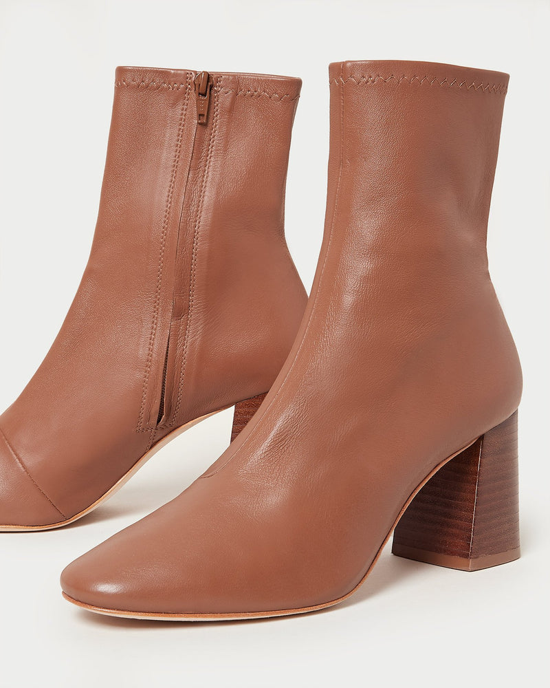 Color: Acorn