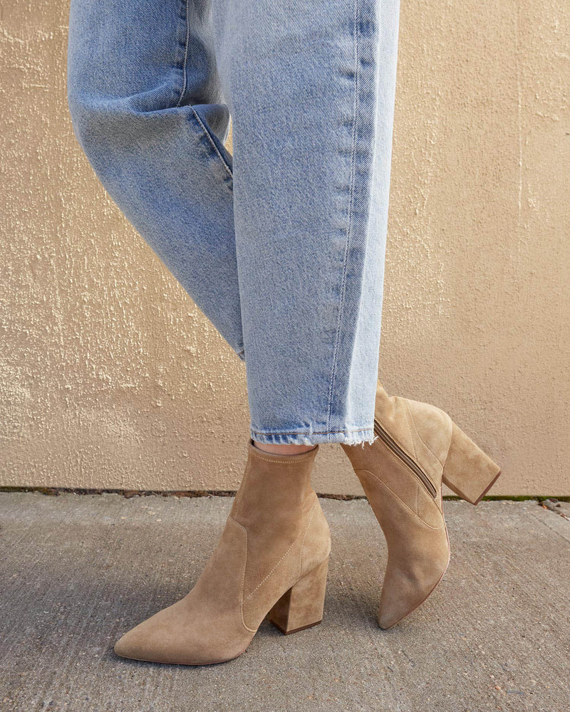 Color: Bisque