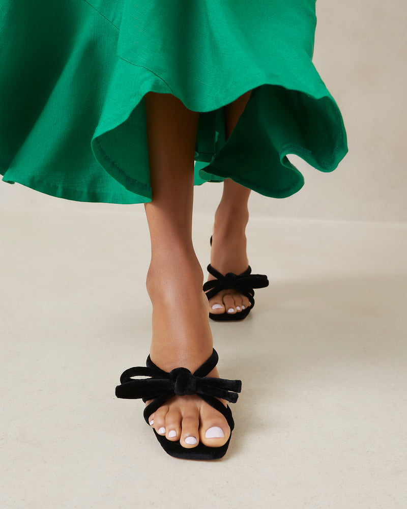 Color: Black