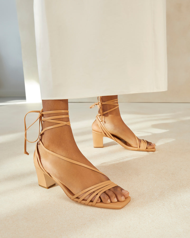 Color: Dune